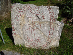 Sigtuna runsten fragment — Udo Schröter; Self-photographed. CC BY-SA 2.5