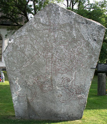 Halsingtuna runestone 01 — Håkan Svensson (Xauxa); Own work. CC BY 2.5