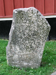 Halsingtuna runestone B 01 — Håkan Svensson (Xauxa); Own work. CC BY 2.5