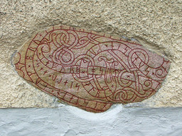 Hammarby runestone U272 — Håkan Svensson (Xauxa); Own work. CC BY 2.5