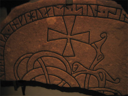 U 183, Össeby — Marieke Kuijjer from Leiden, The Netherlands; fragment of rune stone. CC BY-SA 2.0