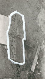 Upplands runinskrifter Fv1955;222 — Sven B.F. Jansson; https://app.raa.se/open/runor/inscription?id=54bc50d3-6c11-4c0a-9cb5-7a471d36896c. CC0 1.0