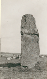 Upplands runinskrifter 757 — Claes Claesson; https://app.raa.se/open/runor/inscription?id=33bf878f-ab5e-4f23-849a-ef0bca87b6c1. CC0 1.0