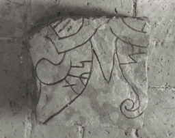 Upplands runinskrifter 28 — Harald Faith-Ell; https://app.raa.se/open/runor/inscription?id=54e27782-79b0-446e-b296-2cb43c92c706. CC0 1.0