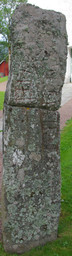 Västergötlands runinskrifter 77 Eggby kyrka — Nasko; Own work. CC BY-SA 3.0