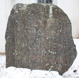 U 800, Långtora kyrka — Jssfrk; Own work. CC0 1.0