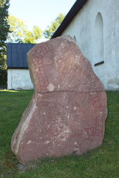 Ytterjärna 132 1 fram — Catasa; Own work. CC BY-SA 3.0