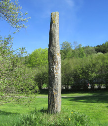 Runestein ved Fåberg kirke — Jan-Tore Egge; Own work. CC BY-SA 4.0