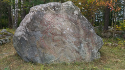 Upplands runskrifter 114 — FredN; Own work. CC BY-SA 3.0
