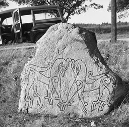 U693 Navsta, Torsvi — Nils Lagergren; Nils Lagergren / Kulturmiljöbild, Riksantikvarieämbetet This file was provided to Wikimedia Commons by the Swedish National Heritage Board as part of the cooperation project Connected Open Heritage with Wikimedia Sverige . This file was made available by Riksantikvarieämbetet as part of the Connected Open Heritage project. The project is led by Wikimedia Sverige in cooperation with UNESCO, Wikimedia Italia and Cultural Heritage without Borders and is financed by a project grant from the Culture Foundation of the Swedish Postcode Lottery .. Public Domain Mark 1.0