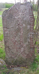 Upplands Runinskrift 22 — Mceder; Photo by Mceder at Kungsberga May 2005.. Public Domain Mark 1.0