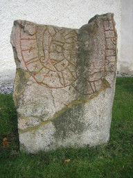U Fv1968;279B, Sollentuna kyrka — Marieke Kuijjer; originally posted to Flickr as rune stone at sollentuna kyrka. CC BY-SA 2.0