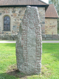 RunestoneOg202 — Skvattram; Own work. Public Domain Mark 1.0