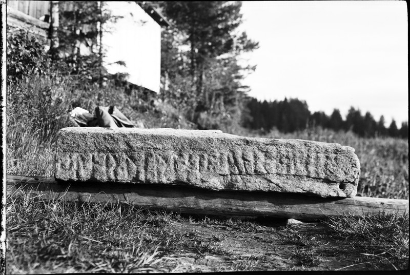 Veumsteinen m/ runer