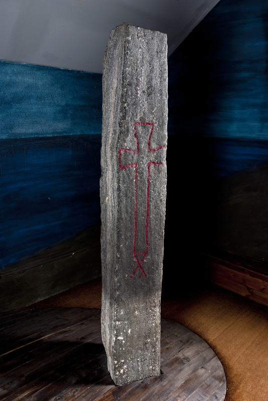 Kulisteinen, T10524, bautastein med runer.