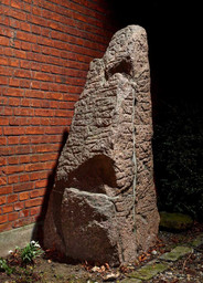 Sædinge-runesten — Roberto Fortuna; Nationalmuseet, Danmark. CC BY-SA 4.0