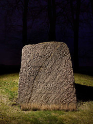 Tullstorp-runesten — Roberto Fortuna; Nationalmuseet, Danmark. CC BY-SA 4.0