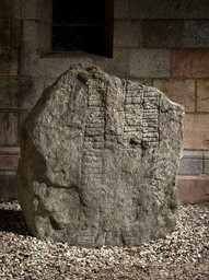 Øster Bjerregrav runesten 1 — Roberto Fortuna; NATIONALMUSETT. CC BY-SA 4.0