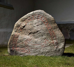 Holmby-runesten — Roberto Fortuna; Nationalmuseet, Danmark. CC BY-SA 4.0